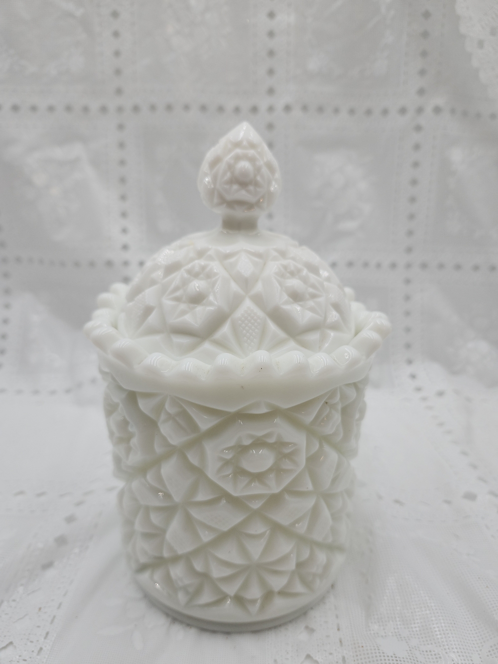 FOSTORIA WINBURN WHITE MILK GLASS DEEP QUILTED STAR PATTERN CRACKER JAR CANISTER
